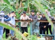 Pj Gubernur Elen Setiadi Dampingi Wamendagri Tinjau Saluran Irigasi Pertanian Di Kawasan Tanjung Lago Banyuasin