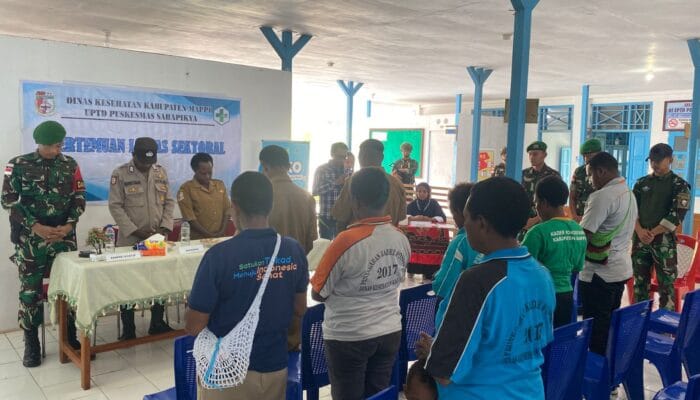 Perkuat Sinergitas, Satgas Yonif 141/AYJP Berkolaborasi Berikan Pelayanan Kesehatan